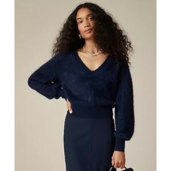 NWT J.Crew Brushed Cashmere Cropped V-neck in Navy Blue Sweater S - Picture 3 of 8